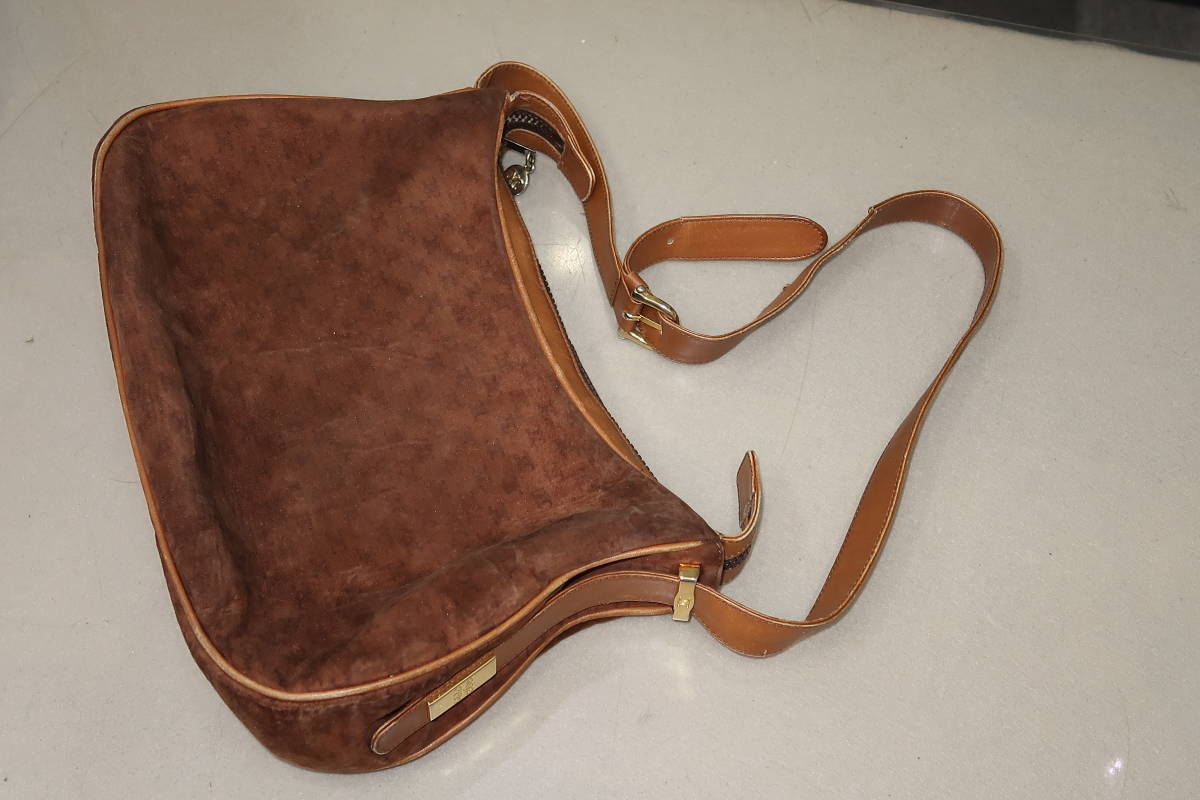 日本人気超絶の ▲▽CELINE セリーヌ スエード ショルダーバッグ△▼ ショルダーバッグ 日本人気超絶の ▲▽CELINE セリーヌ スエード ショルダーバッグ△▼ ショルダーバッグ