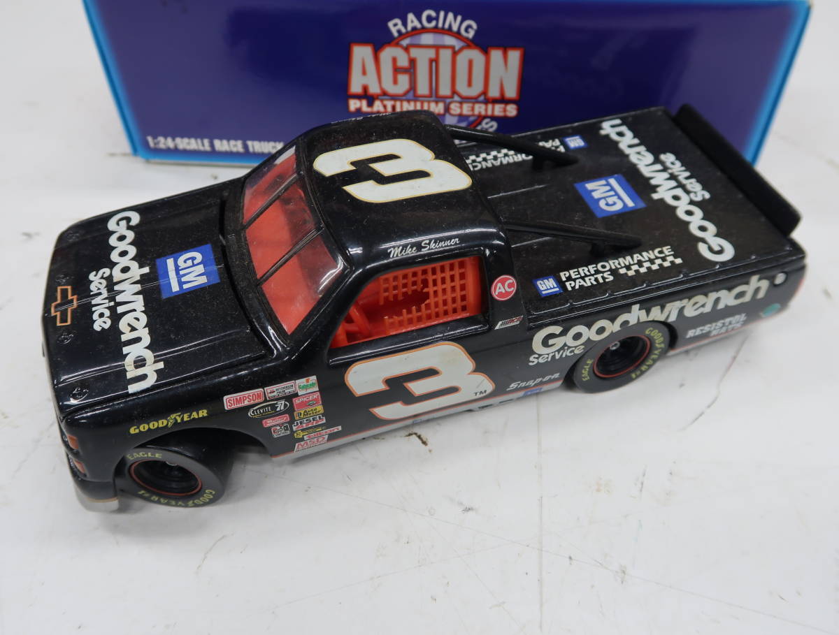 シボレー　レーストラック　Mike　Skinner　世界3500セット限定　1：24　Racing Action Platinum Series Collectables GM #3 Z185 _画像2