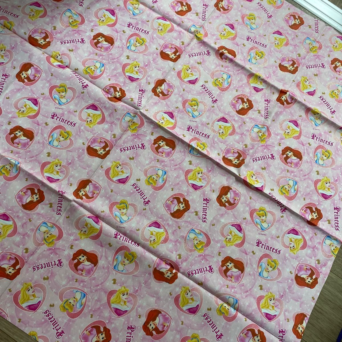 ディズニープリンセス 布生地 端切れ レトロ 廃盤 レア ピンク① ハギレ ディズニープリンセス 布生地 端切れ レトロ 廃盤 レア ピンク① ハギレ