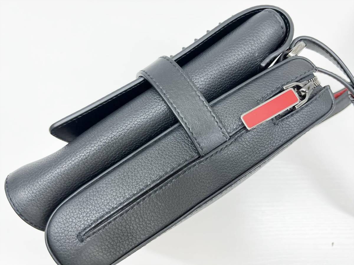 美品 クリスチャンルブタン スタッズ ベンチリポーター ショルダー