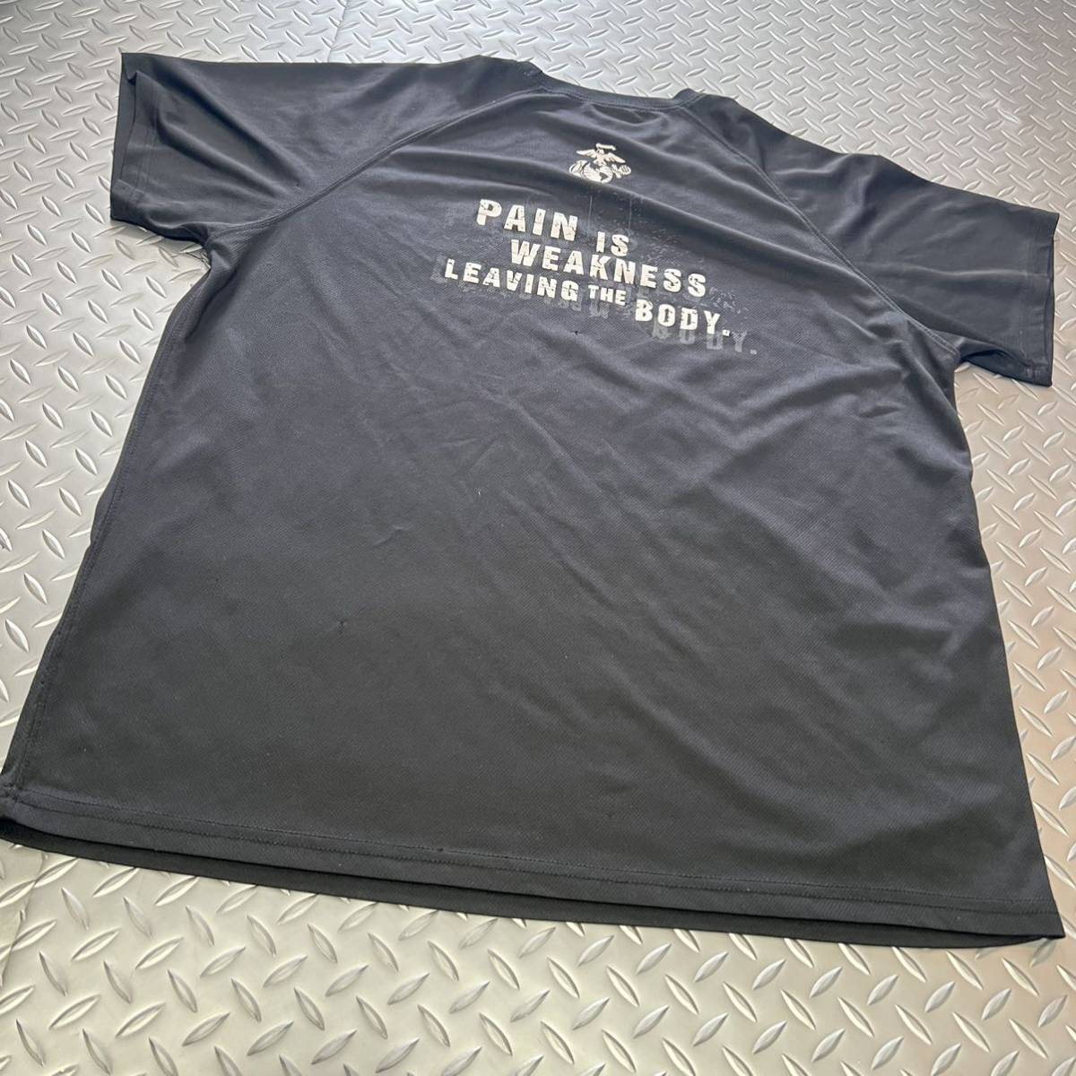 米軍放出品　沖縄　BLACK Tシャツ 　コレクション　ランニング　XLARGE (INV PQ47)_画像4
