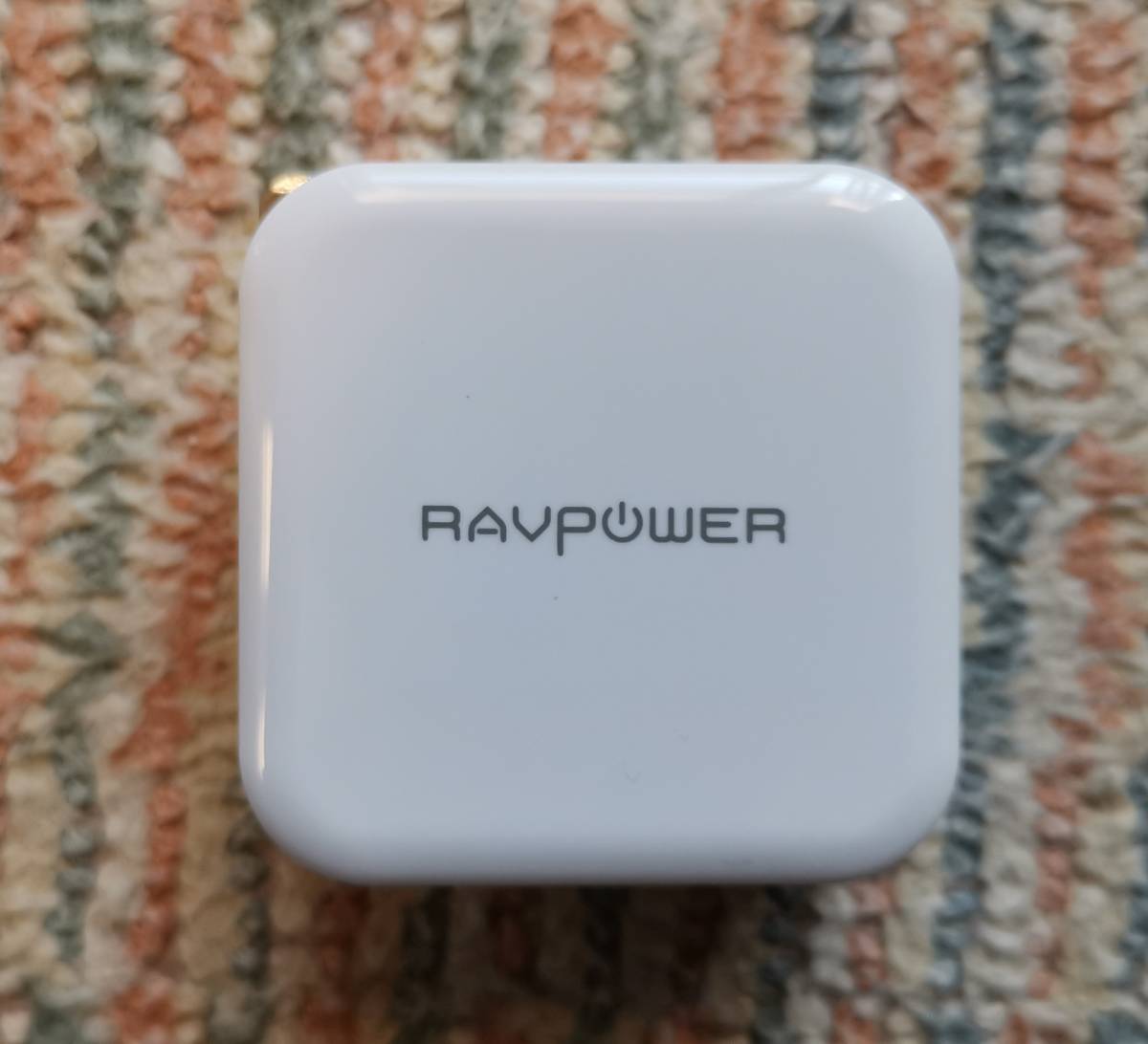 中古美品　RAVPOWER USB-A 2ポート充電器_画像3