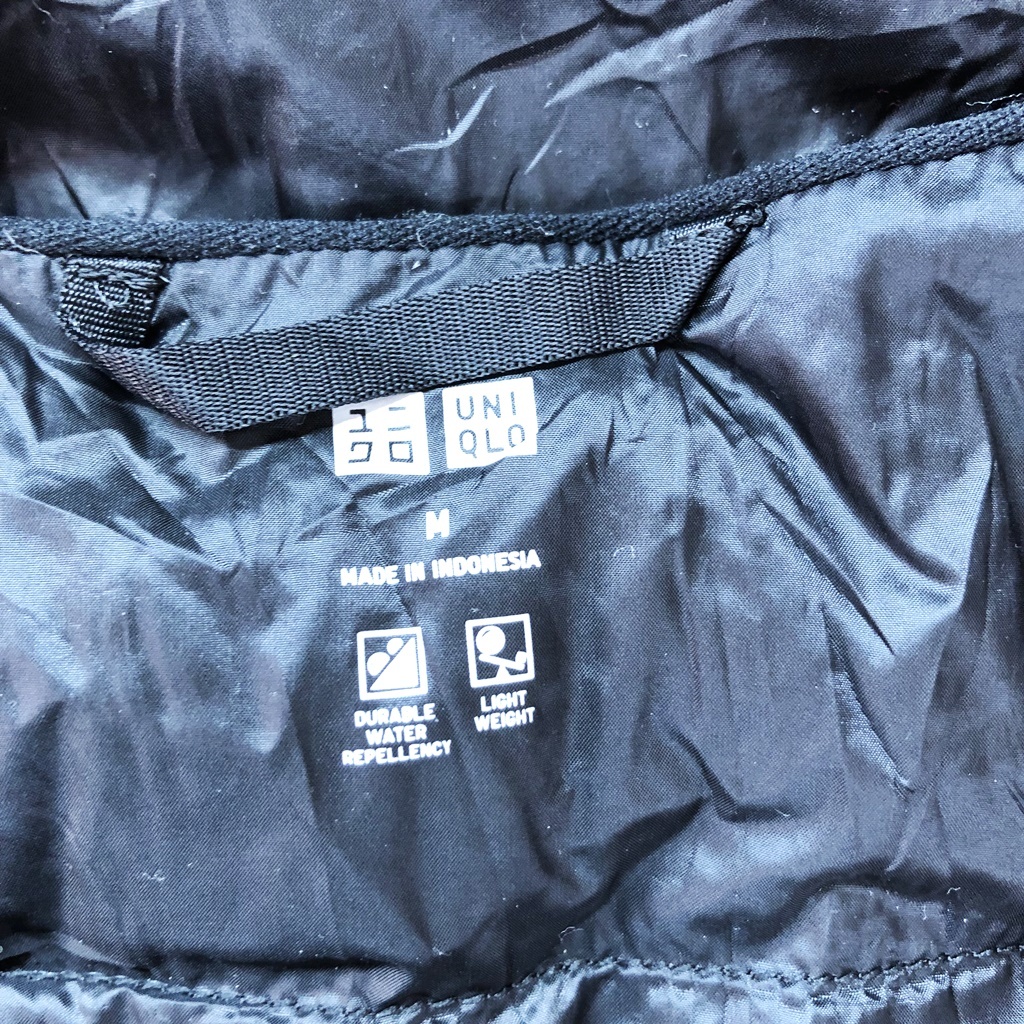  ound-necked *UNIQLO/ Uniqlo Ultra light down vest light weight water-repellent nylon 100% down feather black size M lady's 