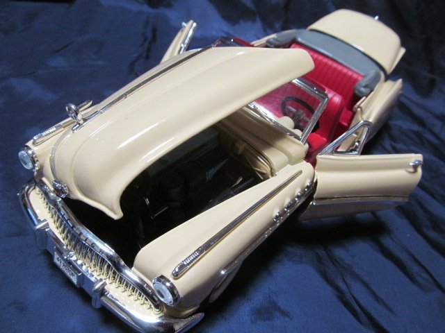 《全国一律送料800円》◆超希少 １／１８ ビュイックロードマスター 1949年 ベージュ色 Buick Road Master