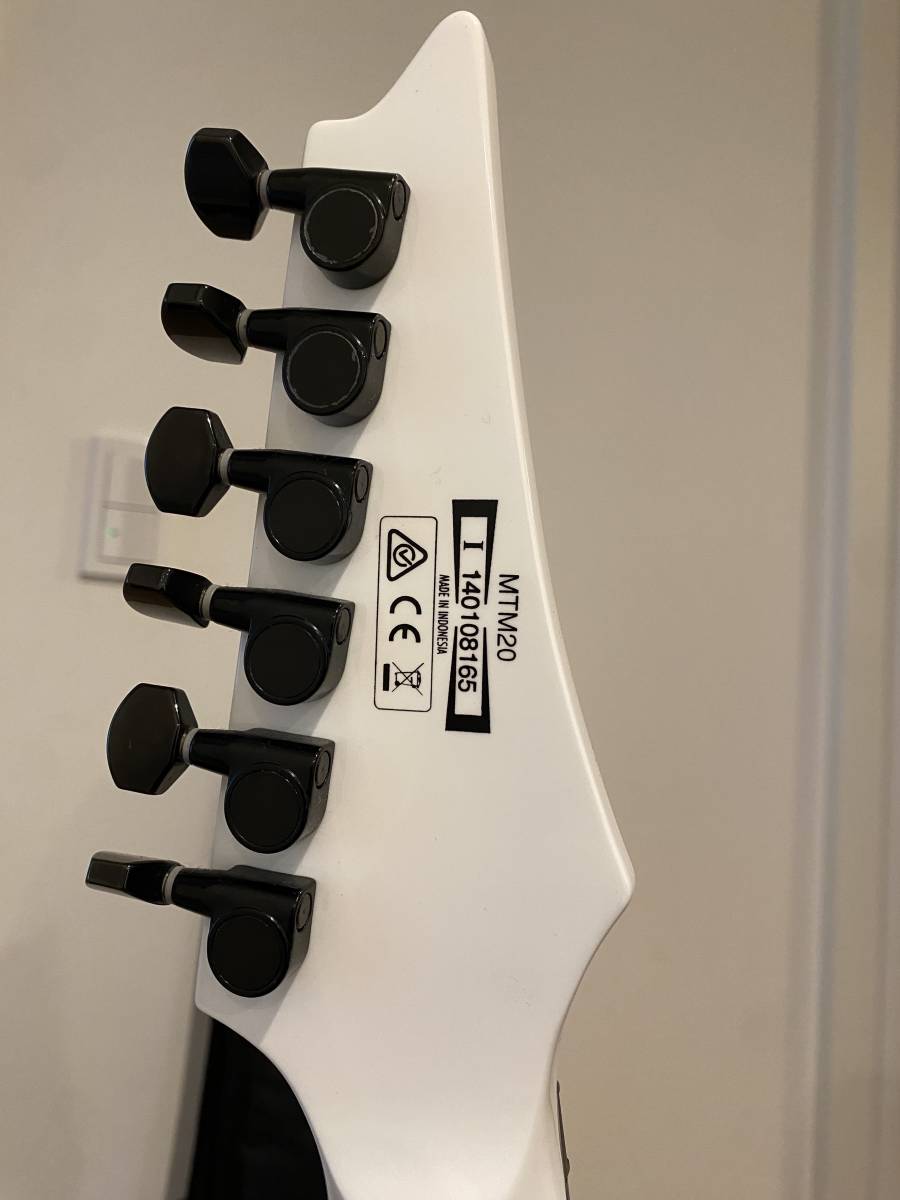Yahoo!オークション - Ibanez MTM20 Mick Thomson White Yahoo!オークション - Ibanez MTM20 Mick Thomson White