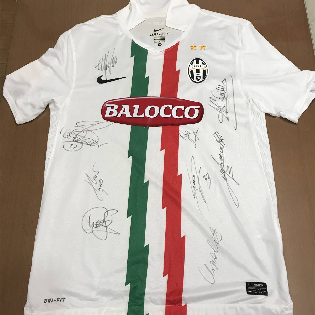 Легенда Juventus Trezeget Player и другие 9 человек автограф 2010-2011 годы Away вентиляционные итальянские Nedoved