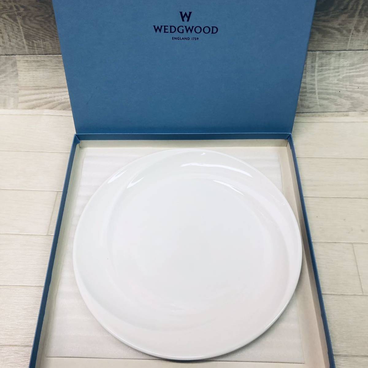 新品 ウエッジウッド 丸皿 中皿 27cm プレート 洋食器 WEDGWOOD 皿 イギリス 未使用_画像1