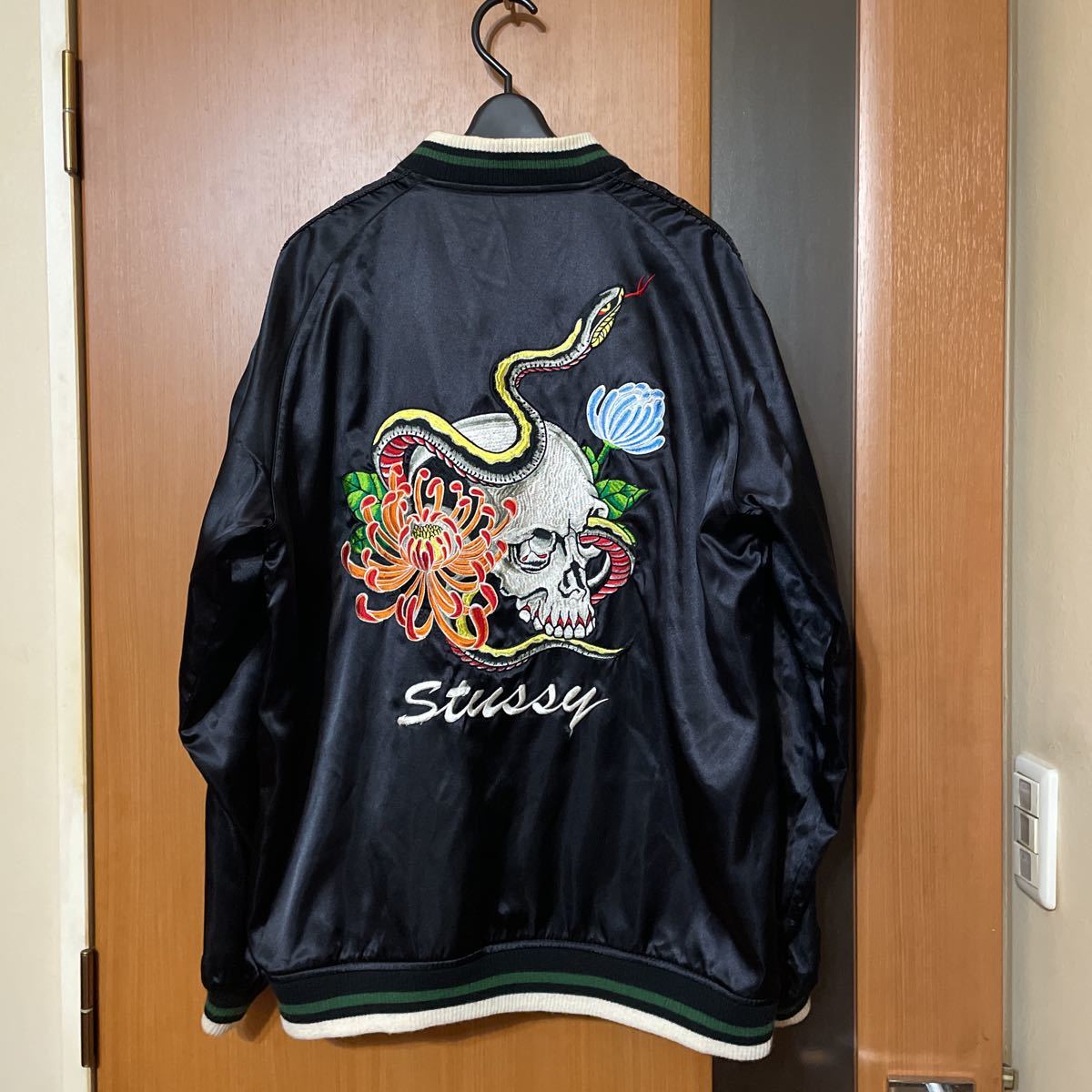 Yahoo!オークション - 希少名作『STUSSY』スカルスネーク Yahoo!オークション - 希少名作『STUSSY』スカルスネーク