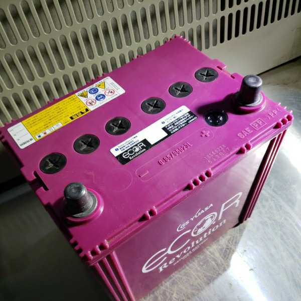バッテリー　GSYUASA Q-85/95D23L 2021年　送料着払　CCA610　電圧12.58V　佐川急便140サイズ発送 アイドリングストップ_画像3