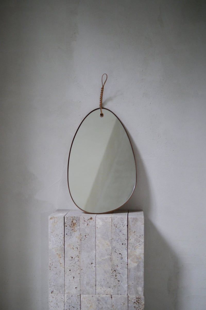 Kamaro’an カマロアン イタリアンレザー 玉石型ウォールミラー 鏡 壁掛け 本革_画像2