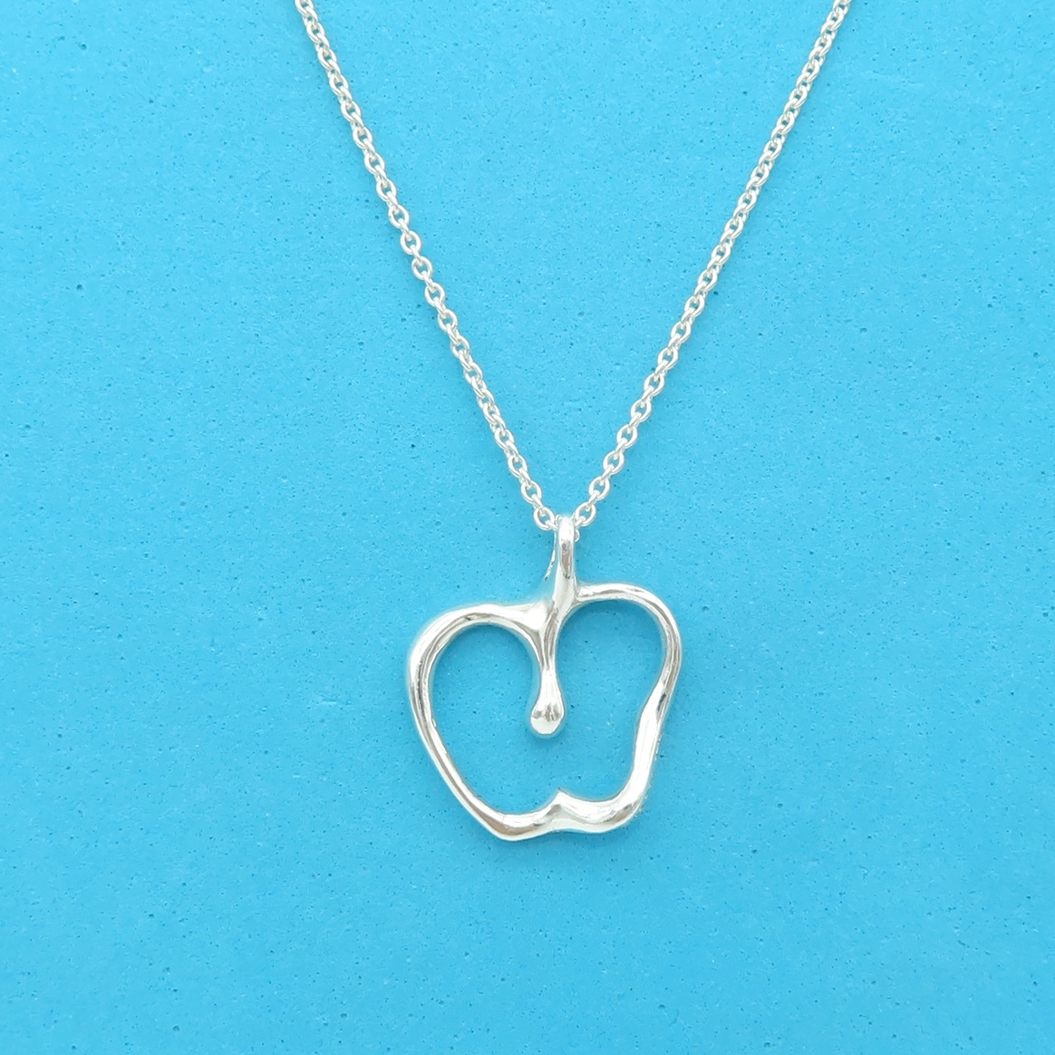 信頼 シルバー アップル ティファニー Tiffany&Co. 美品 【送料無料】 ネックレス FH34 リンゴ SV925 その他 信頼 シルバー アップル ティファニー Tiffany&Co. 美品 【送料無料】 ネックレス FH34 リンゴ SV925 その他