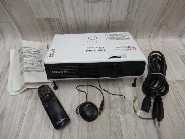 ▲Ω WA2 11090♪ 保証有 RICOH【IPSiO PJ X3240N】リコー モバイルプロジェクター ランプ使用時間212H キレイめ_画像1