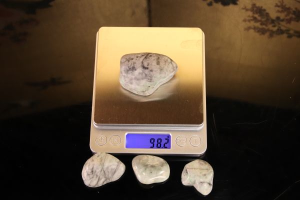 ecousarecycling.com BA277 コレクター様依頼品 糸魚川産 翡翠 ⑩ 敷板 重さ13.2㎏ 翡翠様