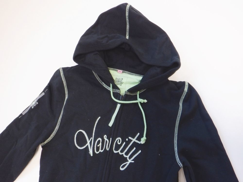 vancity Parker One-piece with a hood . front fastener black black S/P size 