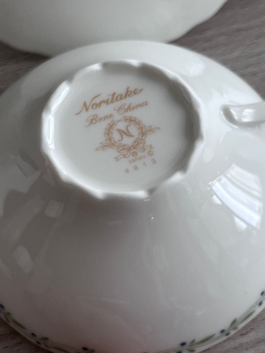 廃盤品 ノリタケ ボーンチャイナ カップ&ソーサー 3客セット 廃盤品 ノリタケ ボーンチャイナ カップ&ソーサー 3客セット
