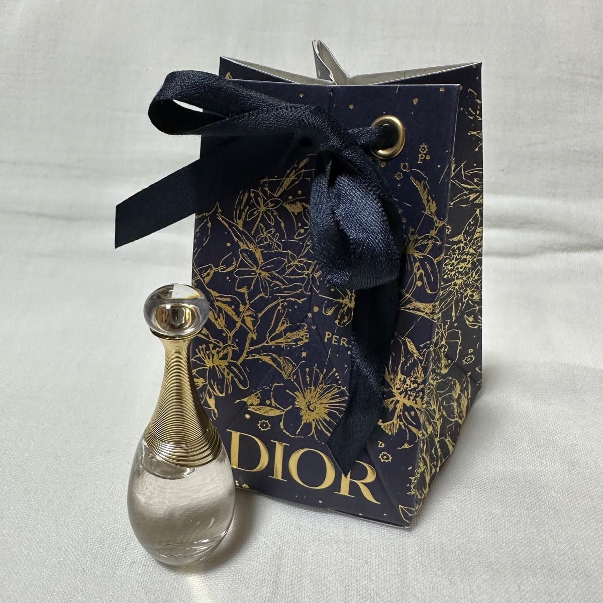 Christian Dior ディオール 2022 ホリデーパッケージ 香水5ml