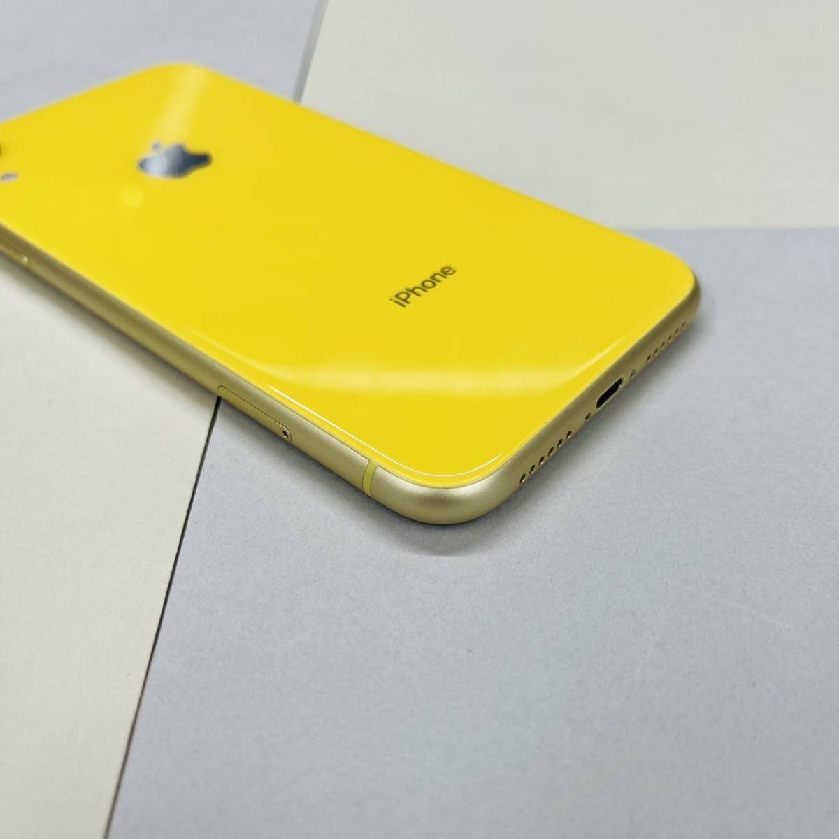 最終値下げ 【格安美品】iPhone XR 64GB simフリー本体 233
