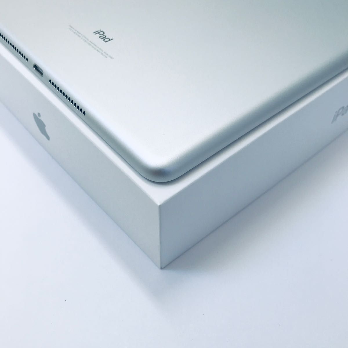 Apple iPad 第6世代 Wi-Fi 32GB【美品】 タブレットPC タブレットPC