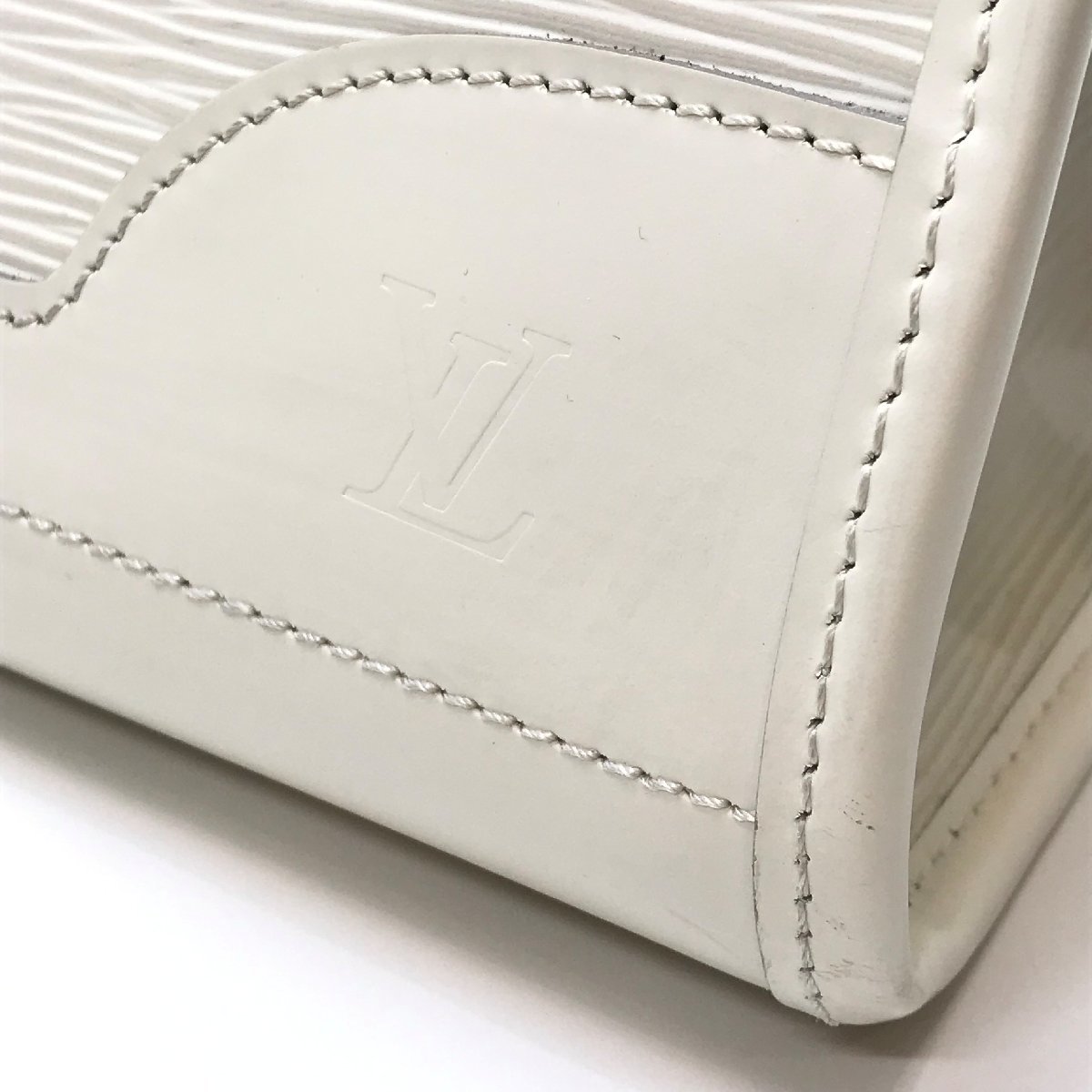 LOUIS VUITTON ルイヴィトン LV マドレーヌPM ハンドバッグ エピ 白