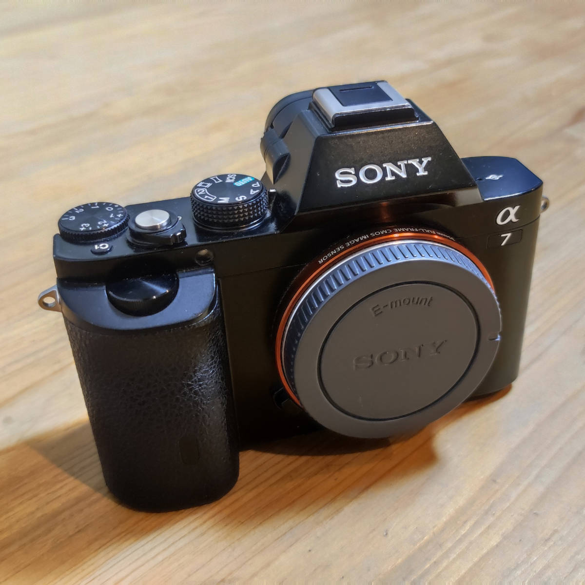 えるのは ワンオーナー 中古品 SONY α7 ボディ ILCE-7 フルサイズ