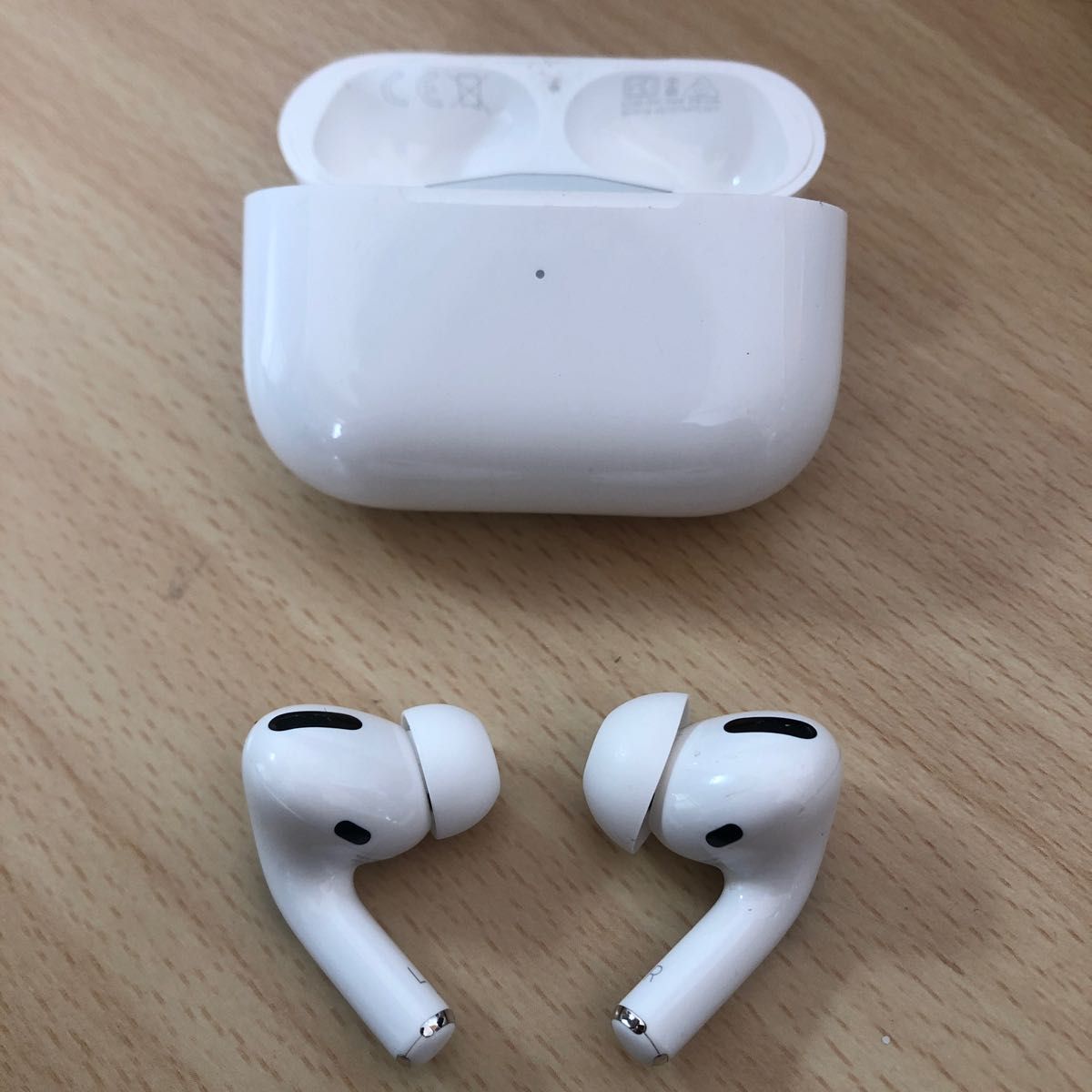 ② Apple Airpods Pro 第1世代 第一世代 A2190 A2083 A2084 正規品 ② Apple Airpods Pro 第1世代 第一世代 A2190 A2083 A2084 正規品