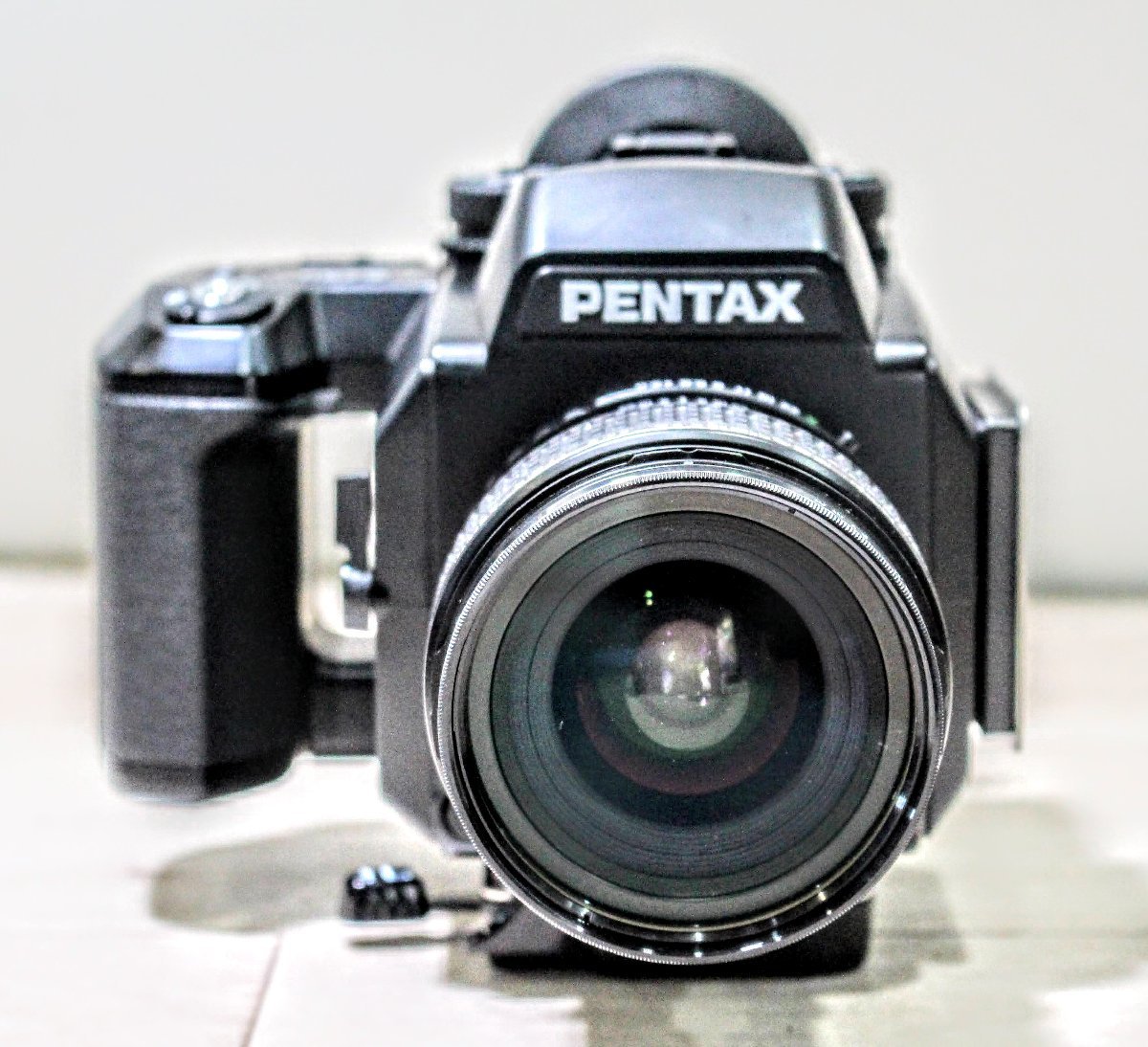 ペンタックス PENTAX 645N-2 ボディとFA80〜160ズームレンズ-