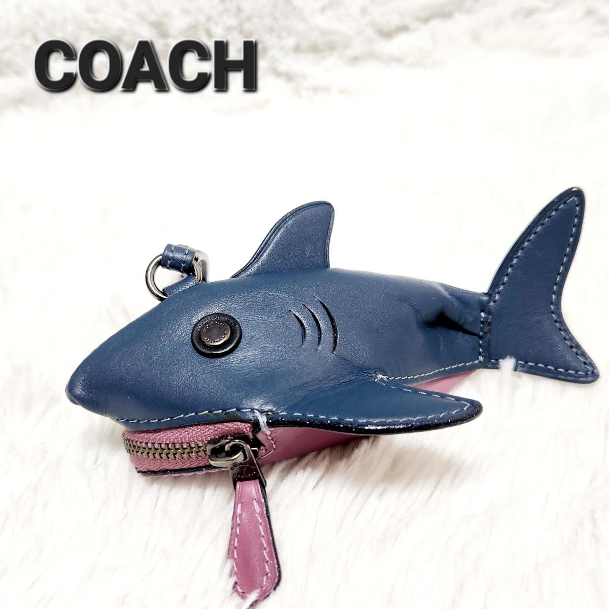 美品】COACH コーチ サメ シャーキーホルダー コインケース 美品】COACH コーチ サメ シャーキーホルダー コインケース