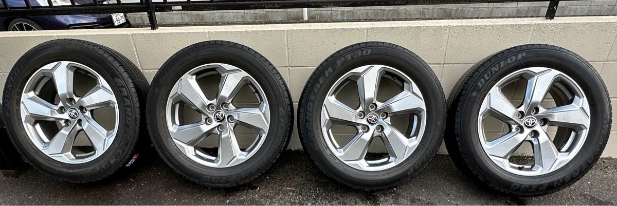 恵みの時 RAV4トヨタ純正アルミホイール＆タイヤ225/60R18 4本セット