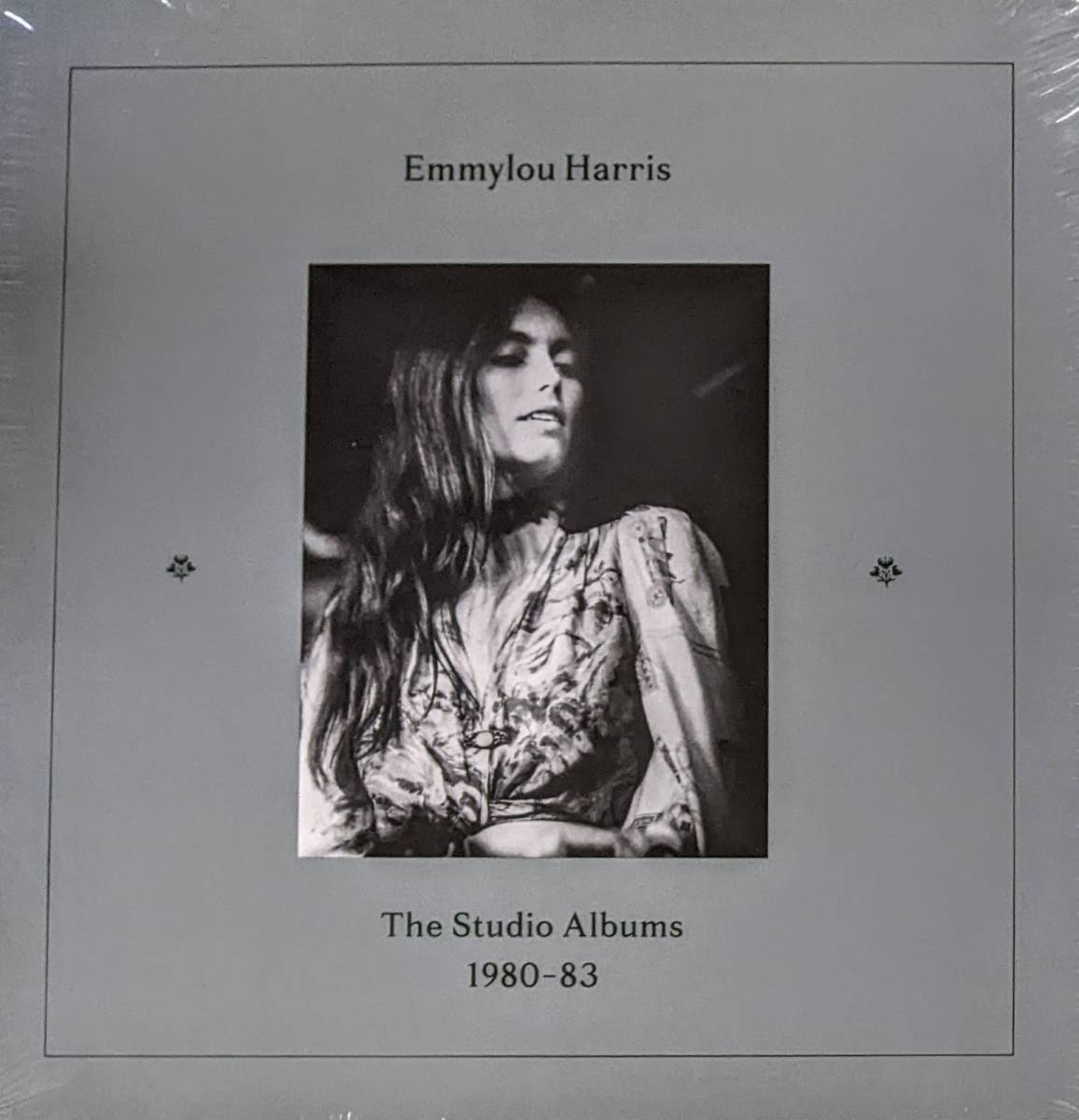 Emmylou Harris エミルー・ハリス - The Studio Albums 1980-83 RSD2019 1,000枚限定7”シングル付五枚組アナログ・レコード_画像1