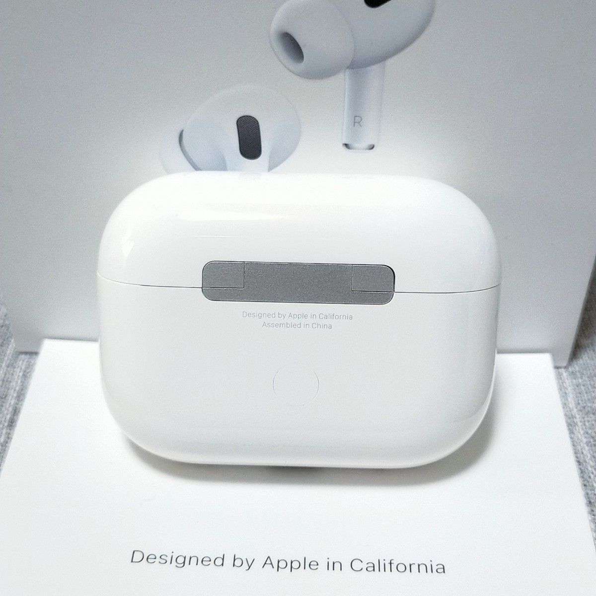 オーディオ機器 イヤフォン 新品　充電ケースのみ　Apple社製 AirPods Pro 2(第2世代)　ワイヤレスイヤホン　国内正規品