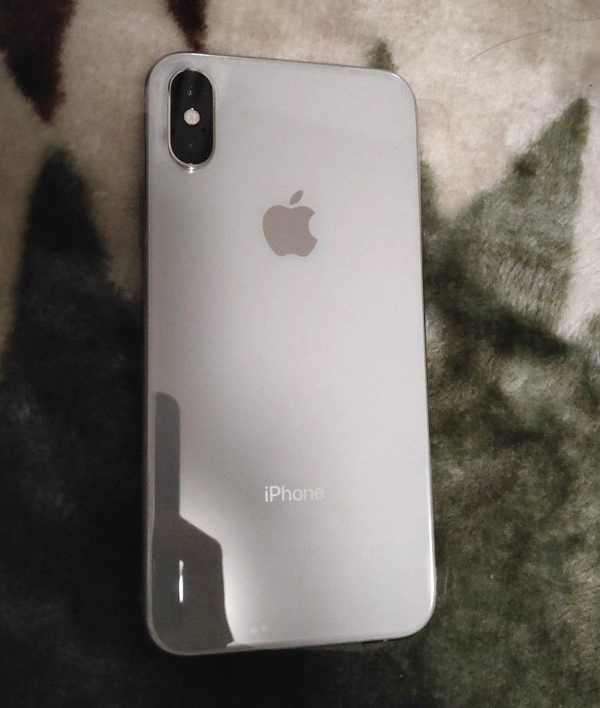 しのさん専用 新品交換品 IPhone XS 256GB Silver シルバー しのさん専用 新品交換品 IPhone XS 256GB Silver シルバー