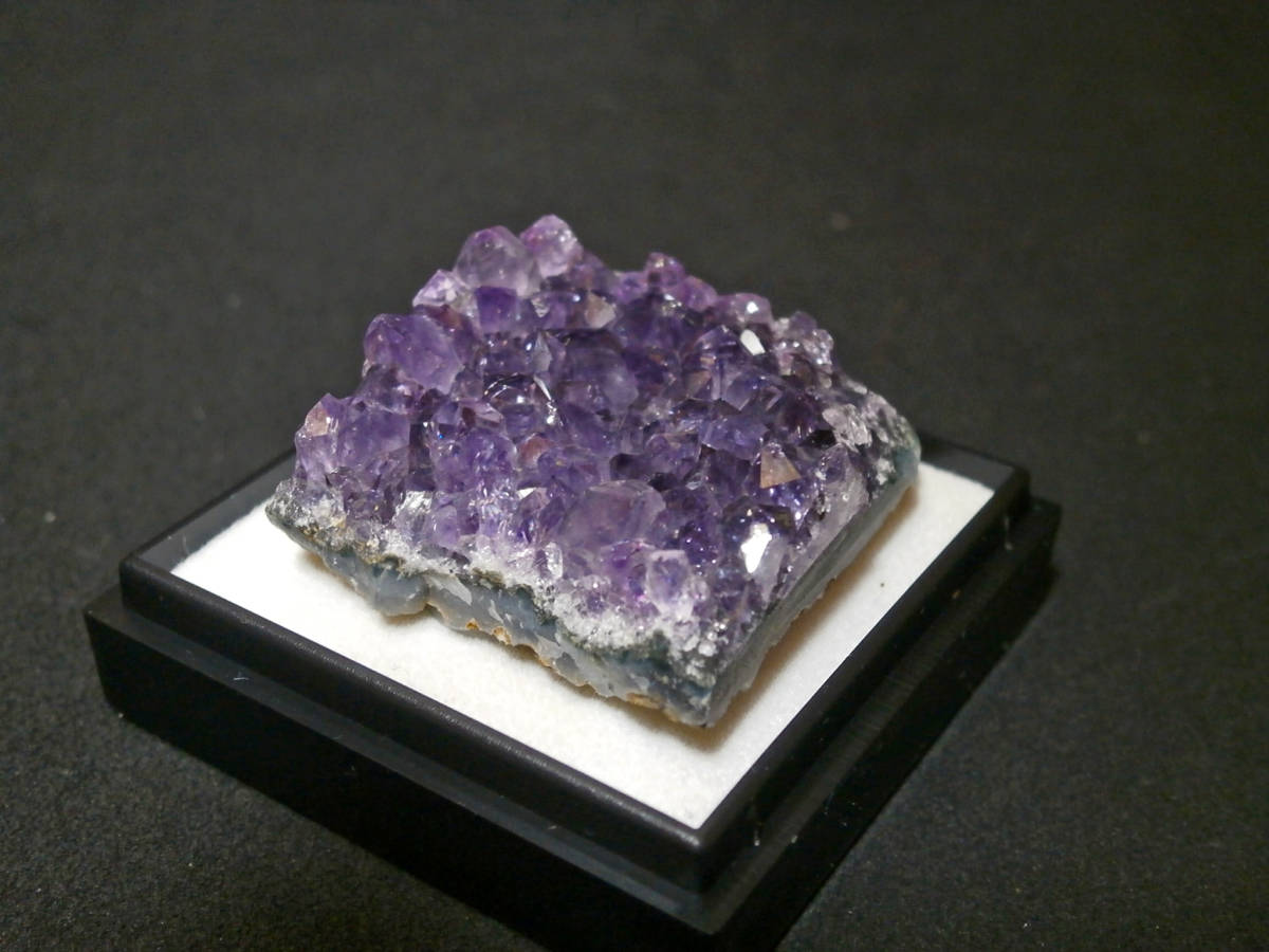 天然鉱物標本 アメジスト(紫水晶) 誕生石 プラケース入 ウルグアイ産(4)_画像4