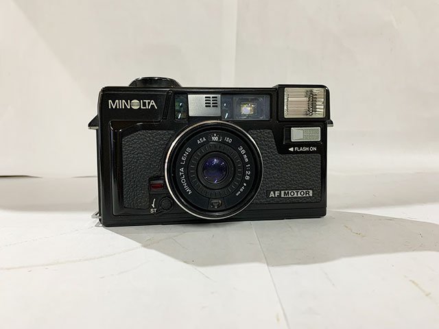 当時物 MINOLTA HI-MATIC AF2-M フィルムカメラ ミノルタ オートフォーカスアンティーク 昭和レトロ パーツ取り（菱）の画像4