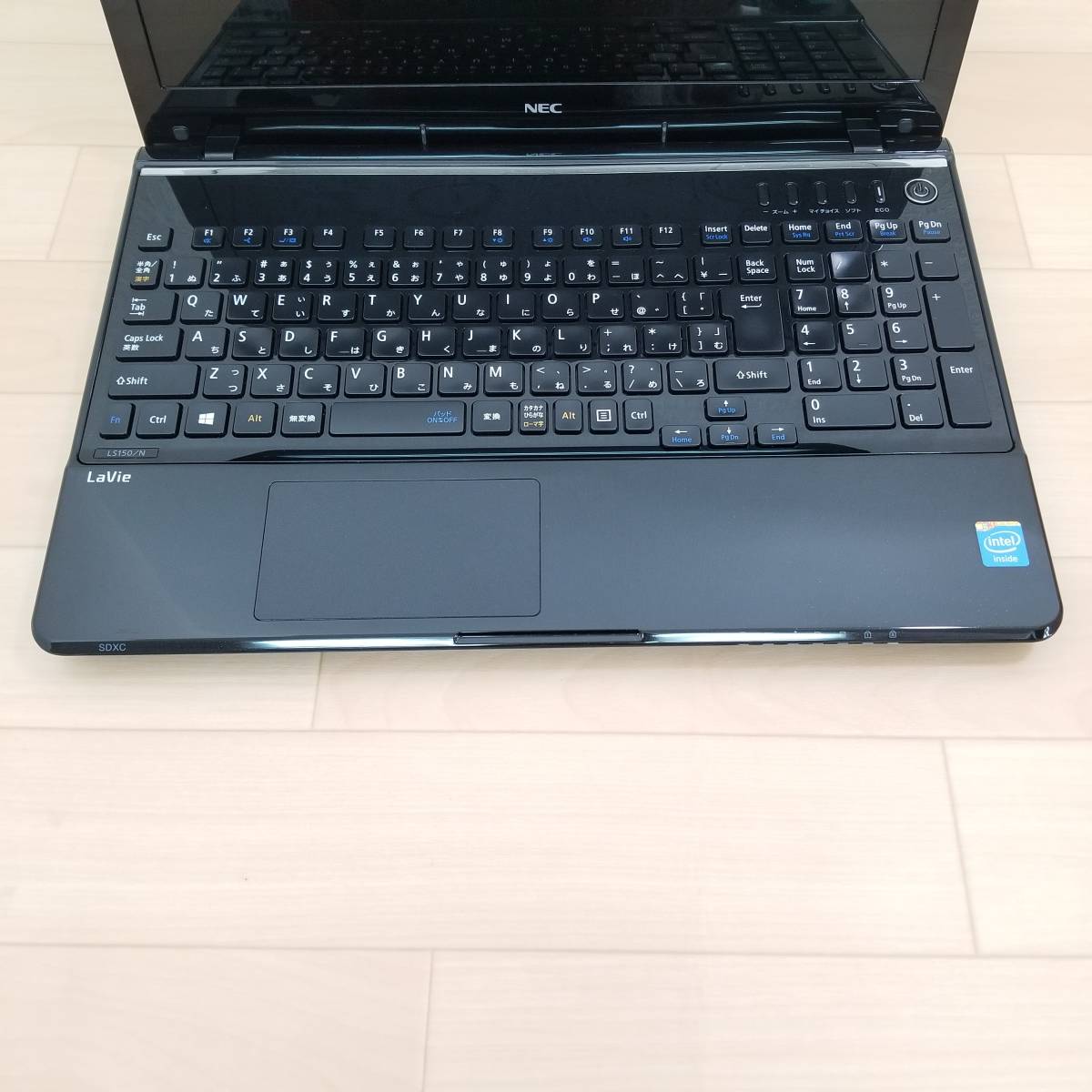 ☆美品☆国内正規新品SSD240GB/メモリ4GB/無線 Wi-Fi/Win10/Webカメラ