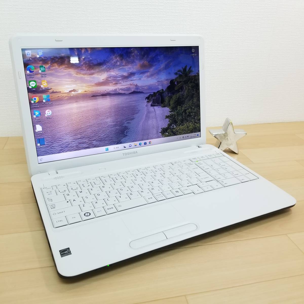 ヤフオク! - 美品 新品SSD240GB搭載/メモリ4GB/無線 Wi-Fi/O...