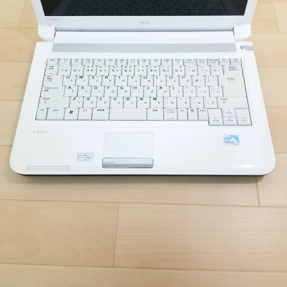 ☆美品☆国内正規新品SSD240GB/メモリ4GB/無線 Wi-Fi/Win10/Webカメラ