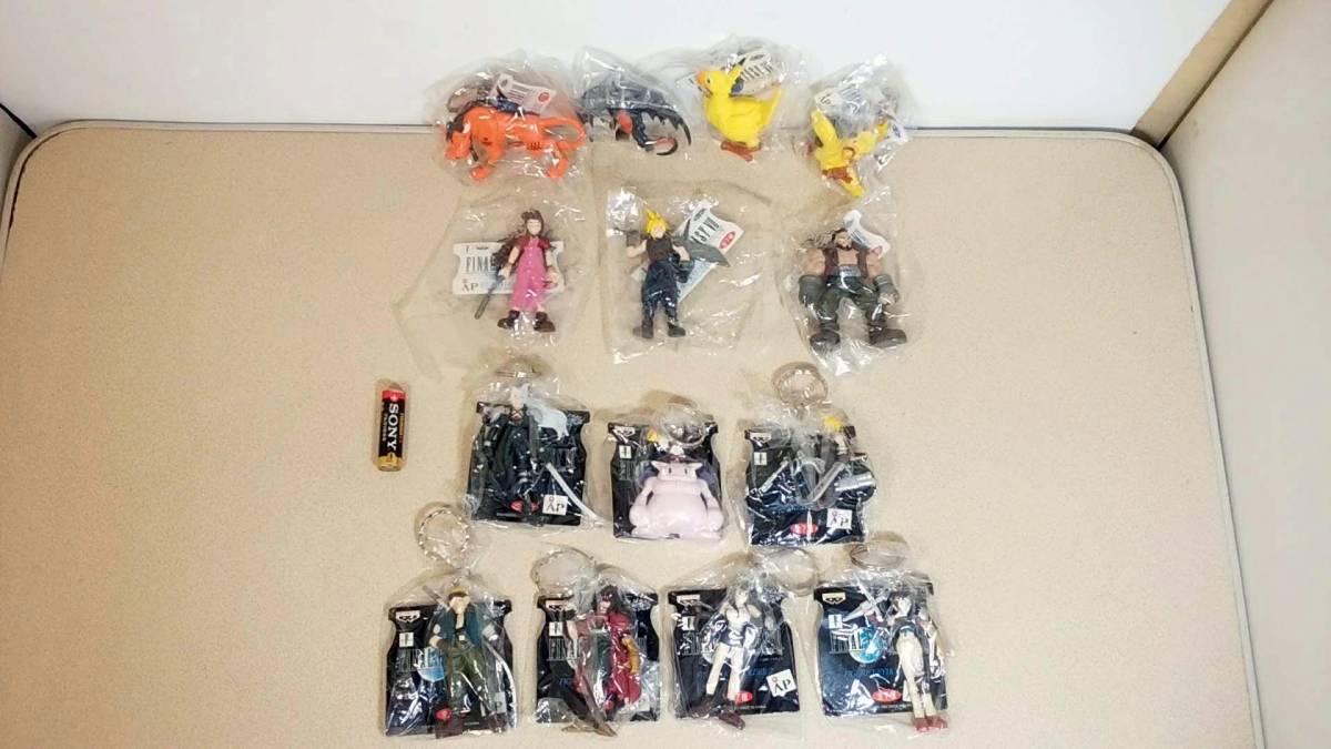 のキャンセ FINAL FANTASY VII figure key ring 1+2 /ファイナル