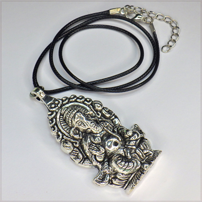 [PENDANT NECKLACE] Ganesha Buddha Elephant ヒンドゥー教 富と学問 像 神様 ガネーシャ 仏象 ペンダント レザー ネックレス 【送料無料】_画像2