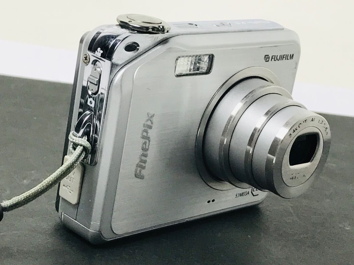FUJIFILM FinePix V10 フジフィルム デジタルカメラ デジカメ 簡易動作確認済み
