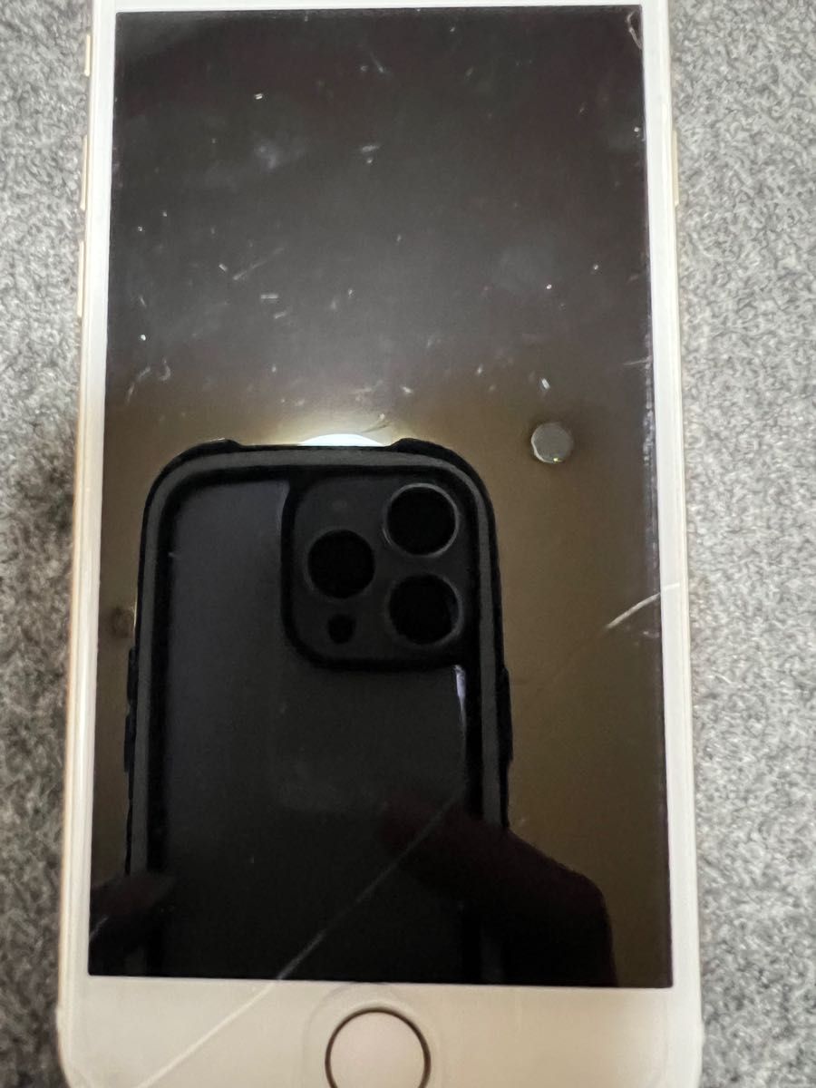 iPhone6  バッテリー97%   オマケ新品未使用のガラスフィルムとケース