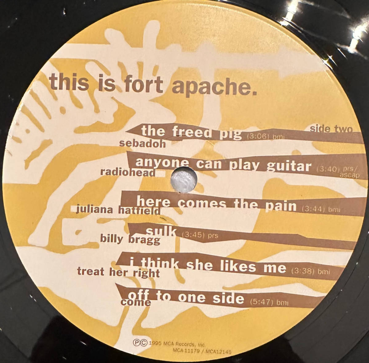 ■1995年 オリジナル US盤 Various - This Is Fort Apache 12”LP MCA-11179 MCA Records Dinosaur Jr. / Radiohead / The Lemonheads_画像5
