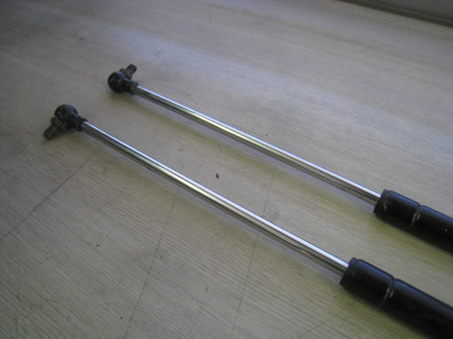 ◇新品 AE86 AE85 レビン/トレノ 純正リヤゲートダンパー 左右セット-