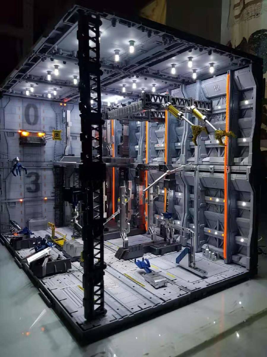 ジオラマ作品 ガンダム システムベース 格納庫 基地(ホワイト ジオラマ作品 ガンダム システムベース 格納庫 基地(ホワイト