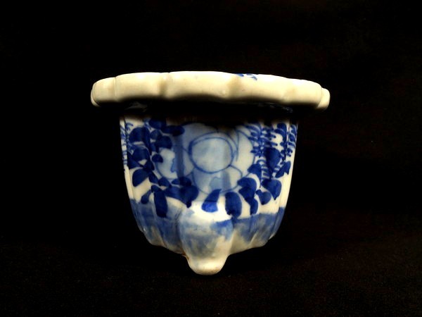時代物/瀬戸焼/染付柘榴図外縁三足輪花鉢/小盆栽鉢/植木鉢/蘭鉢/盆栽鉢