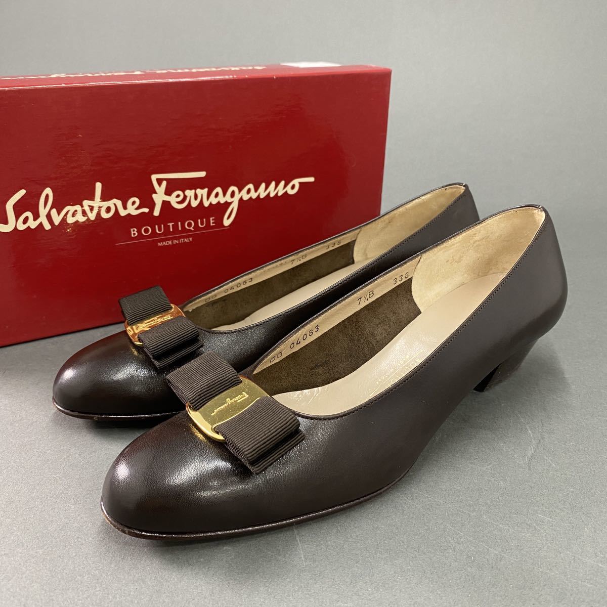 bj4 美品 イタリア製 Salvatore Ferragamo サルヴァトーレフェラガモ ヴァラリボン パンプス レザーシューズ 7.5 24-24.5cm相当 レディース_画像1