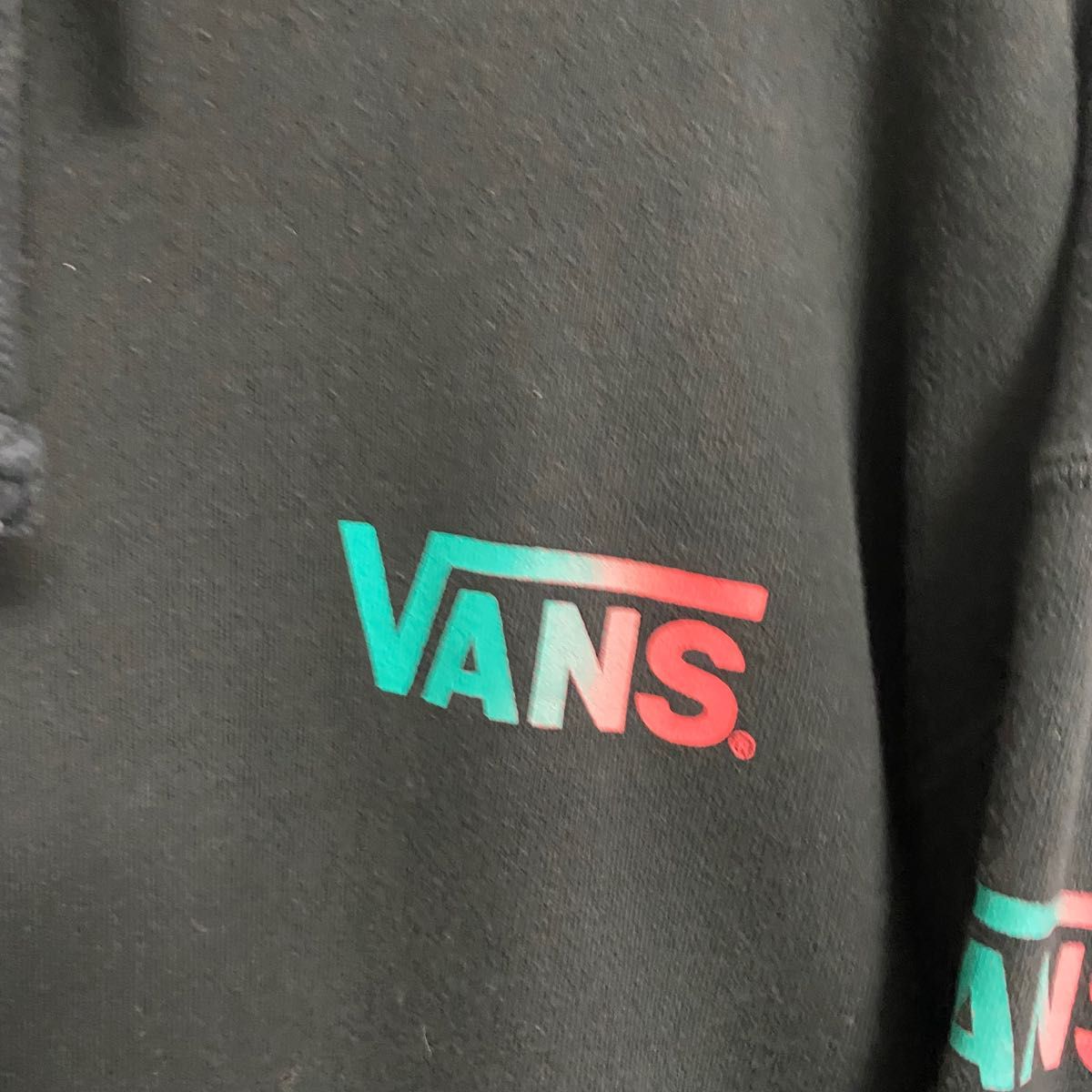 VANS/ヴァンズ　プルオーバーパーカー　スウェット　袖口プリント　ユニセックス　メンズS ストリート　スケボー　古着