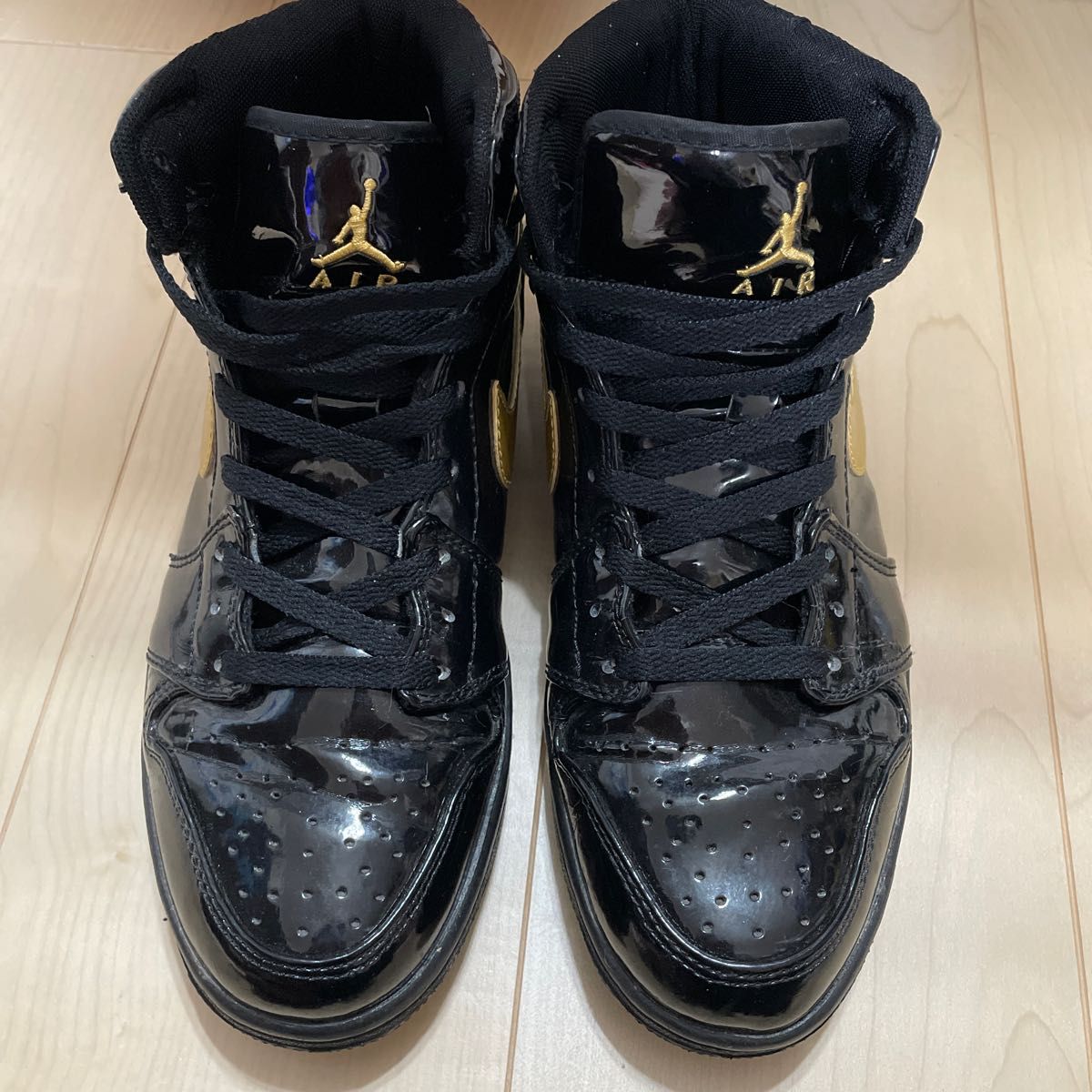 NIKE AIR JORDAN 1 RETRO 黒 金 パテント エアジョーダン 1 レトロ ブラック ゴールド US8 26cm