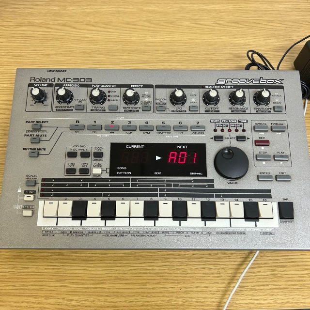 現状渡し】 Roland ローランド groovebox MC-303 ホビー、カルチャー