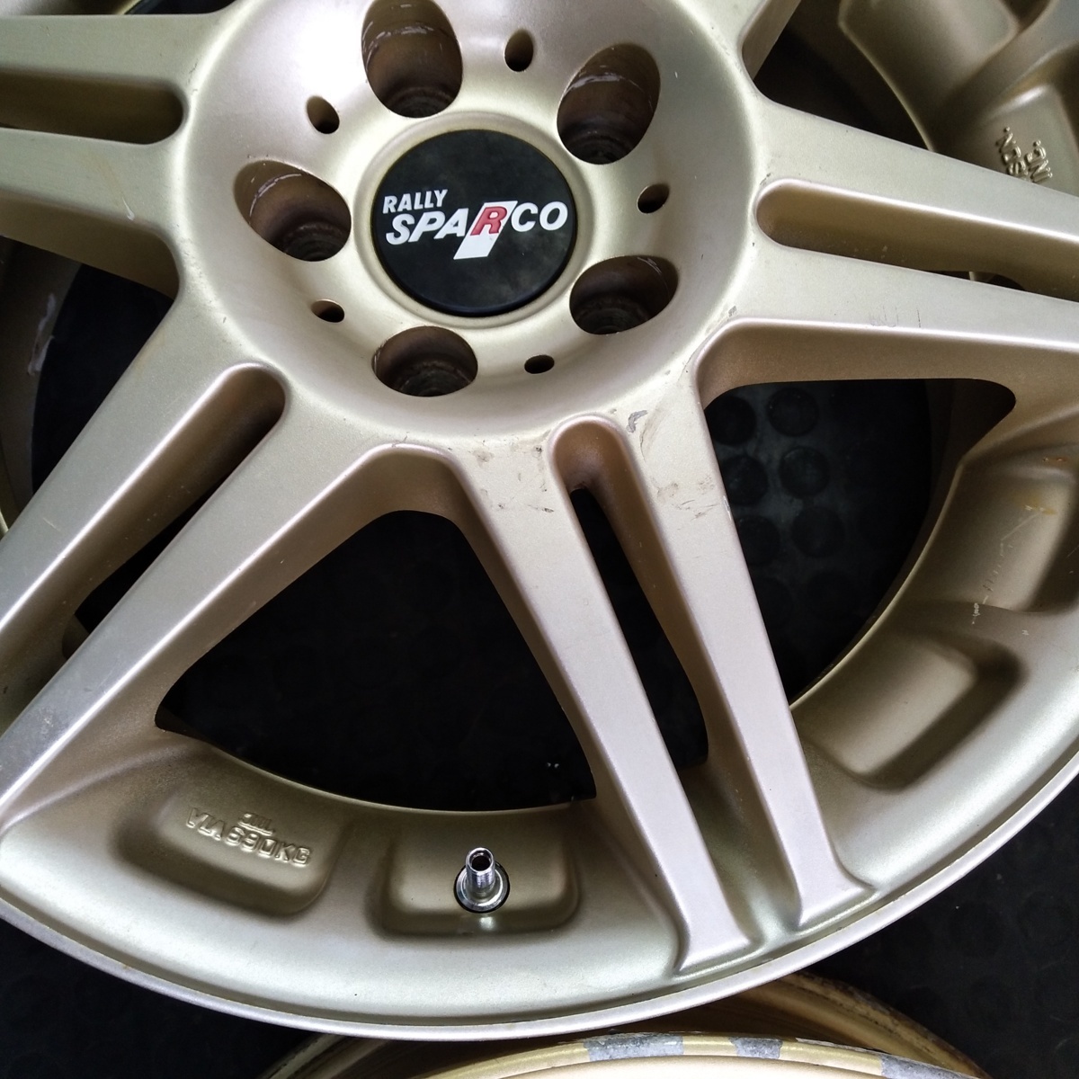 管理番号:V10-117【4本価格】【16ｘ7J 5穴 PCD100 ET+45】sparco スパルコ 店頭インプレッサ等・直接引取可能！_画像4