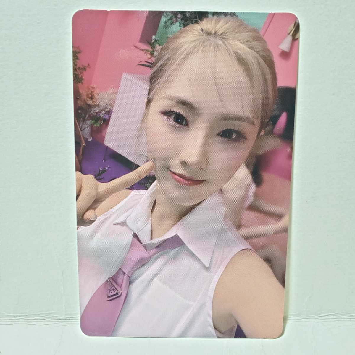 [ super valuable!!!]Loona this month. young lady *Flip That* trading card * is sru postage 63 jpy 